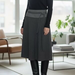 Eli Tahari 2 Tone Gray Wool Pleated Tie Belt Knee Length Size 4 Pockets Skirt